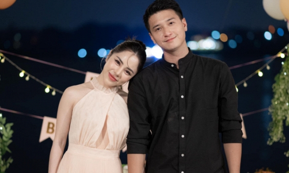 Bạn gái hơn 6 tuổi của Huỳnh Anh khoe lên mạng 1 việc tưởng là tâm lý nhưng bị netizen chỉ ra dấu hiệu kiểm soát