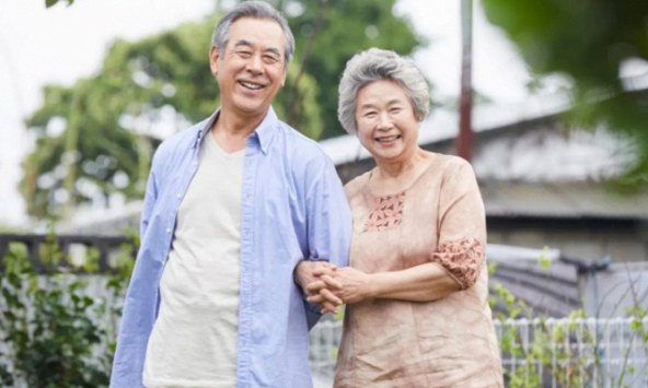 Bỏ phố về quê chưa đầy 1 năm, 2 ông bà U70 lại khăn gói về phố: Chi phí sống chẳng rẻ hơn, lại nhiều bất tiện