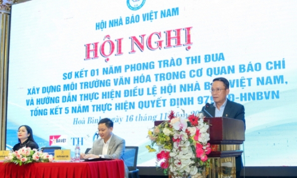 Đẩy mạnh phong trào thi đua xây dựng môi trường văn hóa trong cơ quan báo chí