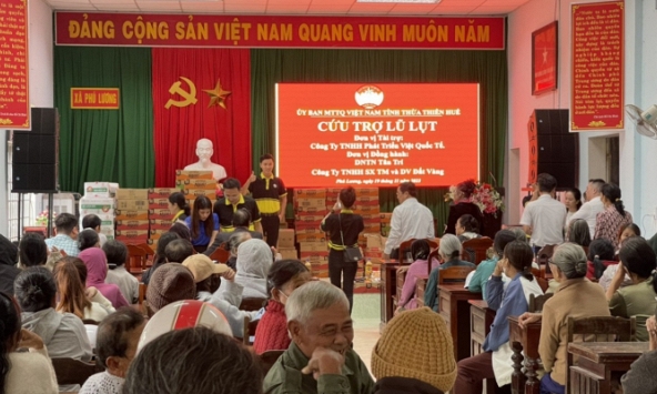 Nghĩa tình mùa lũ