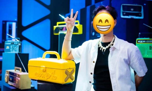 Ít ai biết nam ca sĩ Việt này từng tốt nghiệp thủ khoa lại còn làm giáo viên, xem lượng người theo học mà choáng