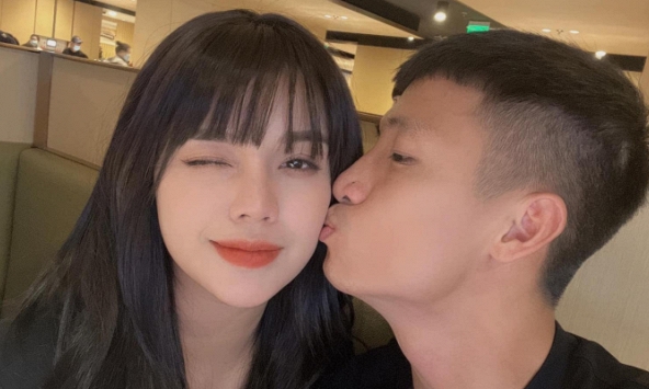 Vợ Bùi Tiến Dũng ‘đòi’ quà nhân ngày 20/11 vì ‘vợ đã dạy chồng những bài học quý giá’ 