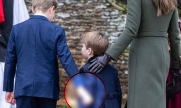 Chỉ một hành động nhỏ với em út nhưng Vương tôn George đã được khen hết lời, còn được ví là 'người anh đỉnh nhất'!