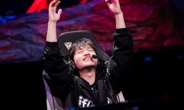 Xuất hiện tin xấu về chuyển nhượng của Keria, liên quan đến một 'cừu đen' từng khoác áo T1