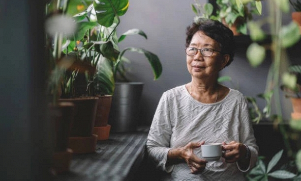 Về già thì chi tiêu tiền của mình thế nào cho hợp lý? Cách làm của hai bà mẹ U80 này rất đáng học hỏi!