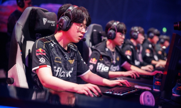 T1 giữ nguyên đội hình, fan chưa kịp mừng đã xuất hiện nỗi lo mới