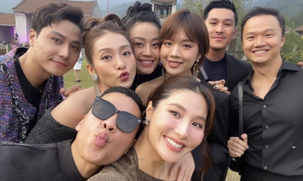 Diễm My 9X được chồng sắp cưới 'tháp tùng' dự sự kiện, vô tình để lộ khoảnh khắc kè kè của đôi Vbiz đang được 'đẩy thuyền'