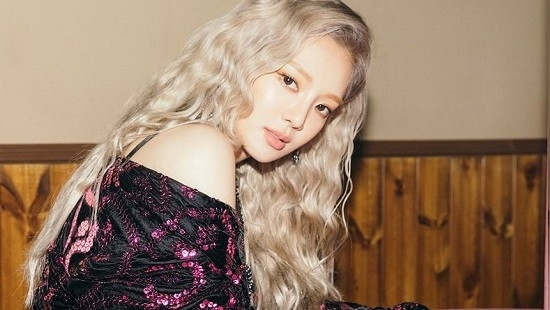 Chiêu hẹn hò đặc biệt của idol Kpop bằng iPhone, biết được cũng không thể phát hiện 