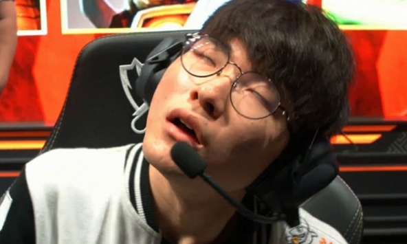 Fan T1 bất ngờ 'cấm' Faker tham gia tư vấn làm skin CKTG 2023, nguyên nhân từ thiết kế thảm họa này đây