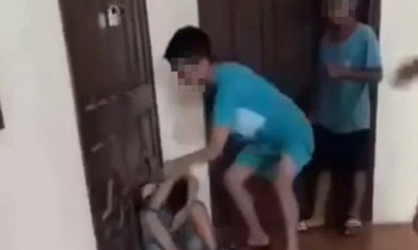 Vụ nam sinh lớp 7 bị nhóm bạn học đánh hội đồng: Cần phải xem xét trách nhiệm của người lớn