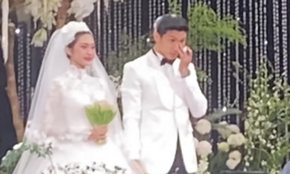 Đoàn Văn Hậu bật khóc trước Doãn Hải My trong khoảnh khắc ghi bàn thằng quan trọng nhất cuộc đời 