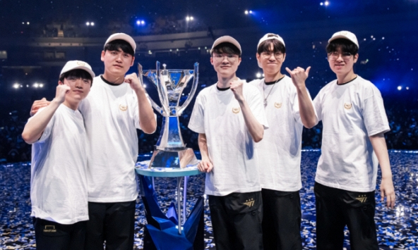 Riot Games đau đầu trước nhiệm vụ khó khăn: trang phục CKTG 2023 cho FMVP Zeus và Faker