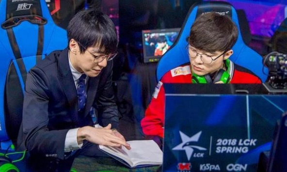 HLV KkOma trở lại T1 khiến LPL lo lắng, hóa ra đây là nguyên nhân