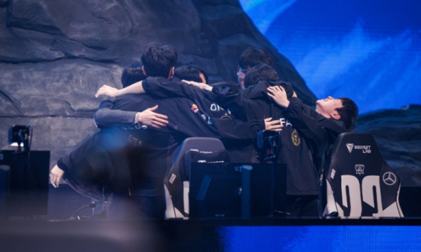 Keria hé lộ nguồn gốc lối chơi 'out meta' của T1, khẳng định trận thua Gen.G tại CKTG 2023 chỉ là 'test bài'