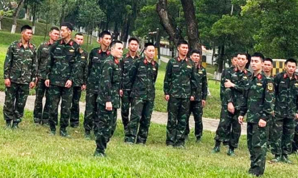 Rò rỉ ảnh 8 nghệ sĩ Sao nhập ngũ 2024: MONO, Mai Tài Phến cùng 'gánh hài' lầy lội chẳng kém Độ Mixi 