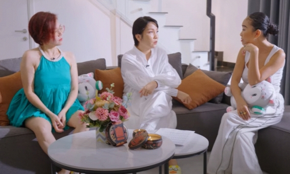 Mỹ Linh tự trách bản thân, ngày xưa bận đi hát đến mức con trai tủi thân tự gọi là 'tổ bán báo xa mẹ'