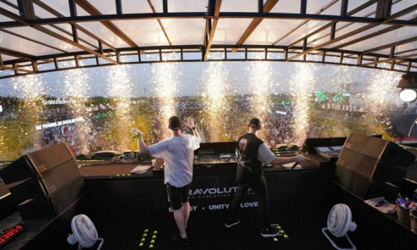 'Siêu lễ hội' Ravolution Music Festival đang diễn ra cực 'cháy', See Tình cũng đã vang lên!