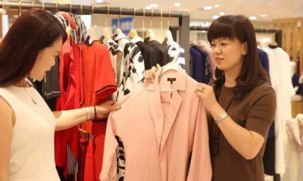 Bạn không biết mặc cả khi mua quần áo? Chỉ cần bạn nói được 5 câu thì sẽ không bao giờ bị mua hớ