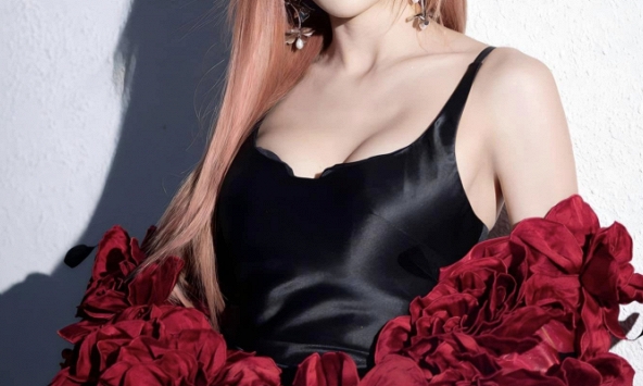 Chị đẹp Trang Pháp: Từ định kiến “hot girl đi hát” sang ca nhạc sĩ toàn năng, là người đứng sau loạt hit của Chi Pu!