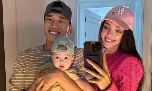 Lý do thủ môn Bùi Tiến Dũng thoải mái ở nhà chơi với con trai dù CLB CAHN thua đau trước Hải Phòng