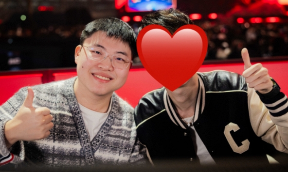 Nhà vô địch CKTG đối mặt nguy cơ 'xộ khám', phải 'bỏ của chạy lấy người' khẩn cấp