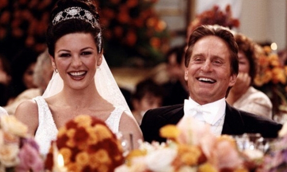 Độc lạ hôn nhân: Người đàn ông sống chung với cả vợ mới lẫn vợ cũ sau khi ly hôn!