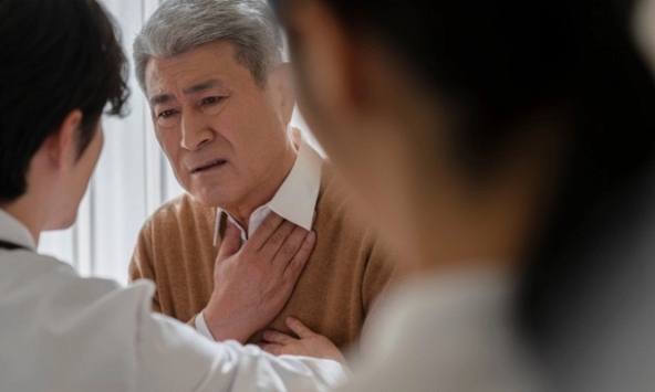 Bàng hoàng khi bố chồng muốn giao hết lương cho con dâu giữ