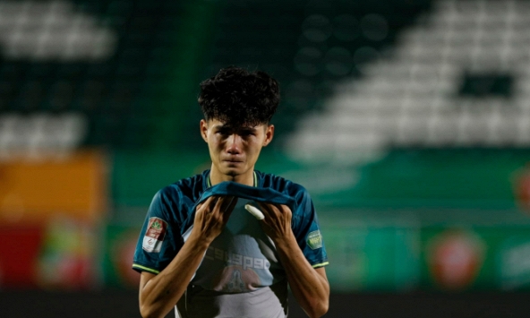 Cầu thủ HAGL đổ gục, bật khóc sau trận thua Viettel: Minh Vương, Tuấn Anh dành cả thanh xuân để trụ hàng đến bao giờ