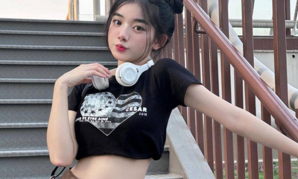 Bị tố mukbang 'giả trân', gái xinh phản pháo không trượt phát nào!