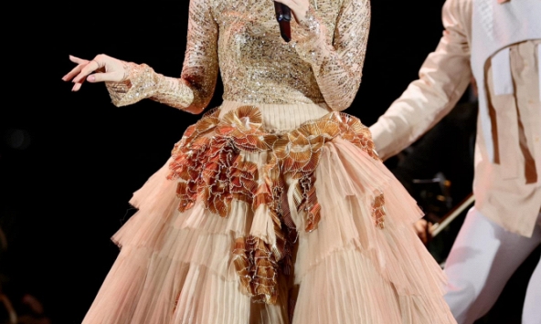 Mỹ Tâm vừa mở màn liveshow đã tiết lộ bị tổn thương, thừa nhận run khi đứng trước khán giả