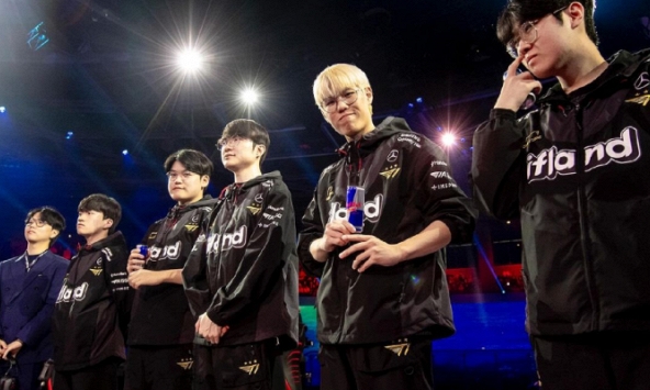 Chỉ thi đấu showmatch giải trí, T1 lại nhận vô vàn 'gạch đá' khiến khán giả tranh cãi gay gắt