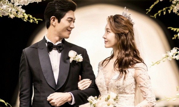 Chưa từng có tiền lệ: Cựu thành viên T-ara tuyên bố ly dị và tái hôn cùng lúc, tiện công khai cà khịa luôn chồng cũ