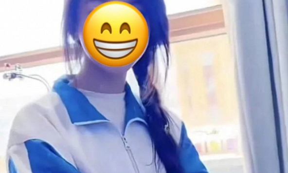 Bố khoe con gái học cấp 2 vừa tự giác vừa học giỏi nhưng dân tình chỉ 'soi' nhan sắc: Xinh thế này không thi hoa hậu thì phí