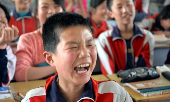 Bài văn 100 điểm viral MXH: 'Nan đề thế kỷ' người lớn cũng bó tay lại được một học sinh cấp 1 giải quyết ngon ơ