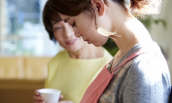 Mẹ chồng đi khoe với hàng xóm con dâu được cho cả tỷ bạc, tiền chất đầy két