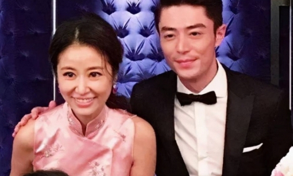 Lâm Tâm Như hé lộ màn cầu hôn của Hoắc Kiến Hoa: Lên ý tưởng lãng mạn nhưng vợ lại tưởng nhà bị cháy