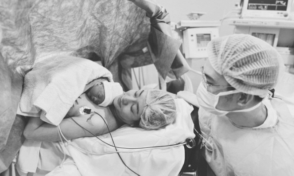 Nữ diễn viên Vbiz thông báo vừa sinh con đầu lòng, tiết lộ thông tin đầu tiên của bé