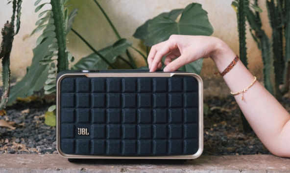 Trải nghiệm JBL Authentics 200: Sự kết hợp giữa thiết kế hoài cổ và chất âm tân thời