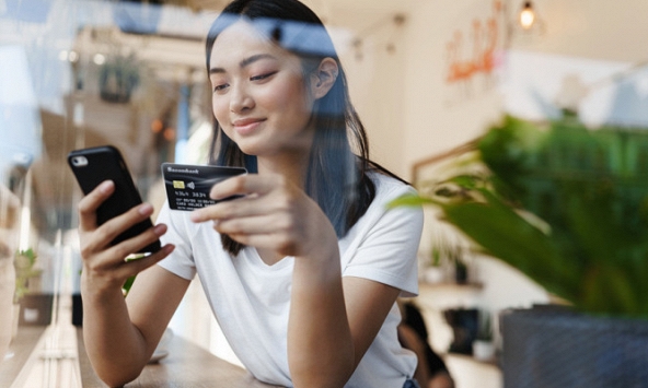 Trước khi quẹt thẻ tín dụng mà không biết hỏi câu này, dễ 'mất tiền oan'!