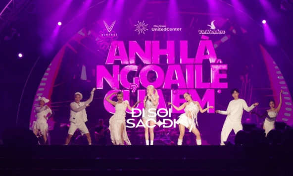 Phương Ly mời khán giả nghe mình kể chuyện tình yêu, fan đồng loạt hô tên Andree khi nữ ca sĩ hỏi muốn hát cùng ai