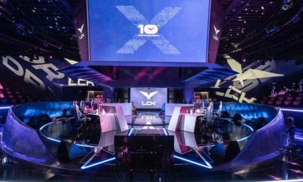 'Super team' của LCK tặng tiền cho ai làm fan, cộng đồng tranh cãi lý do đằng sau