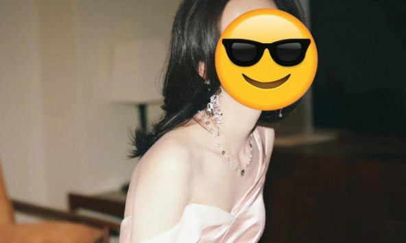 Trên phim bị chê diễn đơ, ánh mắt lờ đờ, ngoài đời nữ diễn viên này có học vấn cực hoàng tráng, IQ không phải dạng vừa!