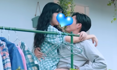 Cặp sao Việt liên tục dính tin đồn hẹn hò vì quá tình tứ, không rời nhau nửa bước trên phim trường