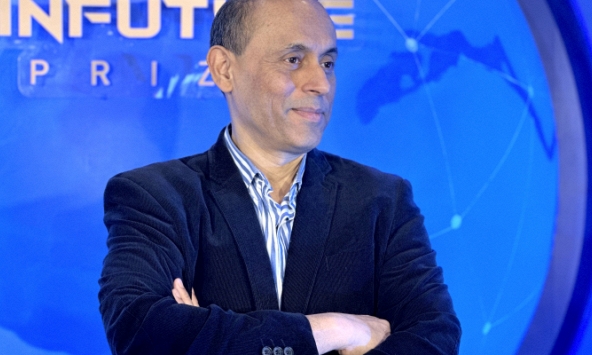 Hiệu trưởng trường Kinh doanh ĐH Oxford: 'Tình trạng bắt nạt mạng tràn lan gây ảnh hưởng đến sức khỏe tinh thần của người trẻ'