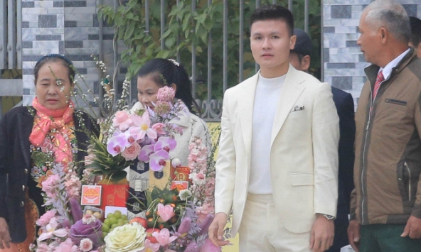 Độc quyền: Quang Hải diện suit trắng bảnh bao đi hỏi cưới Chu Thanh Huyền 