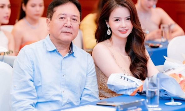 Hoa hậu Sao Mai tự tin chấm thi Mrs Earth 2023