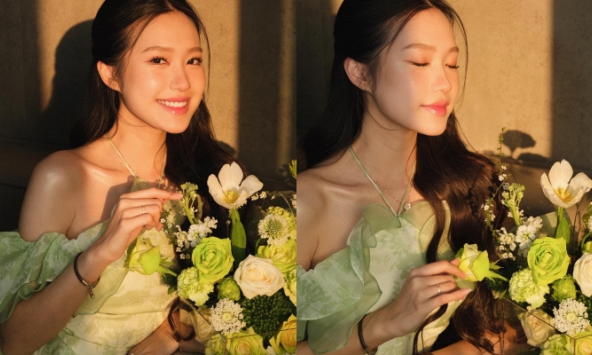 Doãn Hải Mỹ khoe nhan sắc ngọt ngọt, lộ xương quai xanh quyến rũ khi tạo dáng bên hoa
