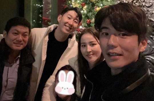 Mỹ nhân 'Truyền thuyết Jumong' cùng ông xã cầu thủ đến du lịch London, lên tiếng cảm ơn 'chú' Son Heung-min vì một điều