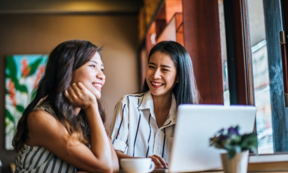 Nhìn bạn thân thành đạt, lái xe ô tô sang đi giao hàng mà tôi nể phục