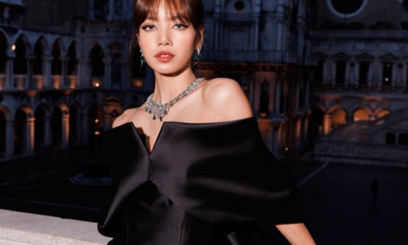 Lisa xác lập thêm kỷ lục mới, vượt luôn cả thành tích của BLACKPINK